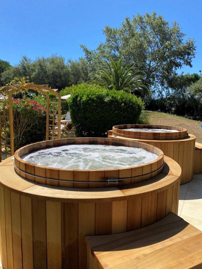 Hôtel pour 2 personnes, avec jardin ainsi que jacuzzi et piscine