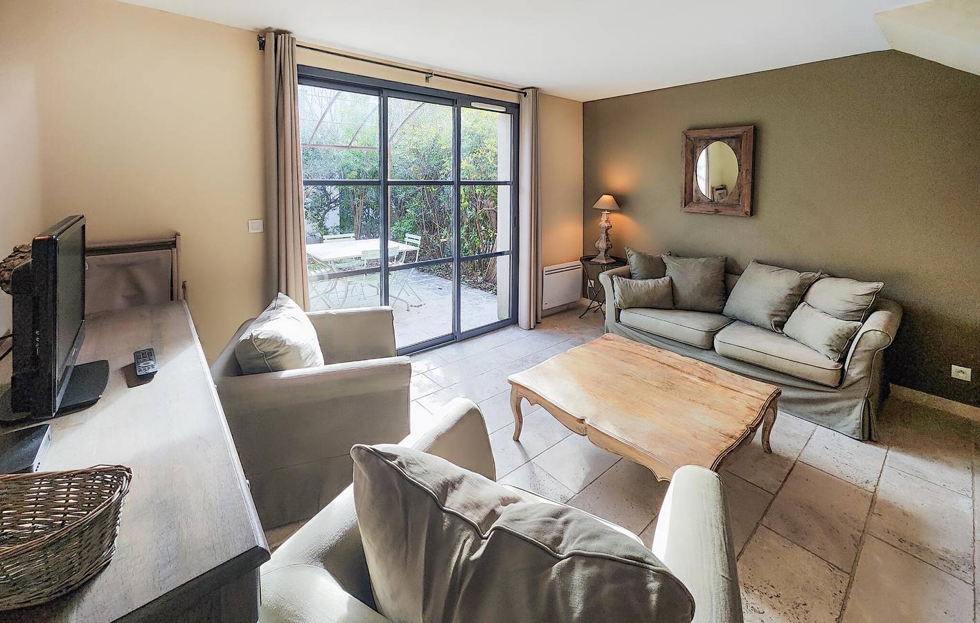 Appartement moderne à 2.5km du centre de Tournissan in Saint-Laurent-de-la-Cabrerisse, Région de Narbonne