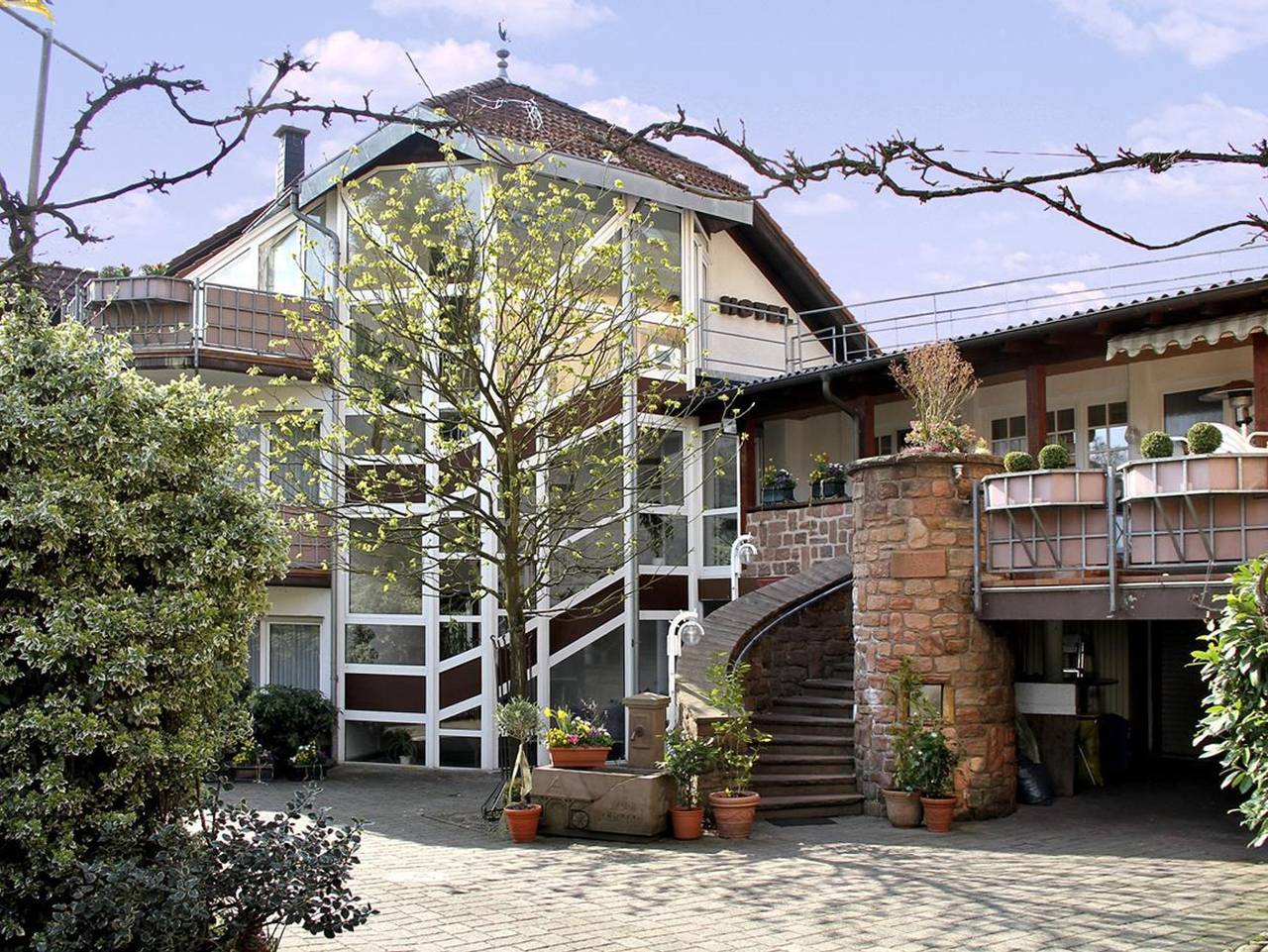 Hotel Zum Schwan - Appartement/Fewo, Dusche, Wc, 1 Schlafraum in Waldfischbach-Burgalben, Pfalz