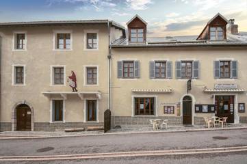 Hôtel pour 5 personnes, avec jardin et vue à Mont-Dauphin