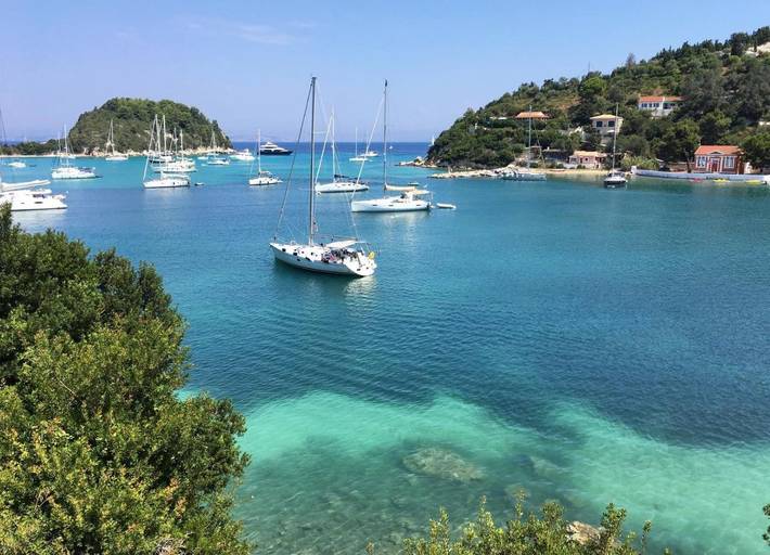 Διαμερίσματα διακοπών για 2 άτομα, με Μπαλκόνι και Ταράτσα καθώς και Θέα στη Λάκκα