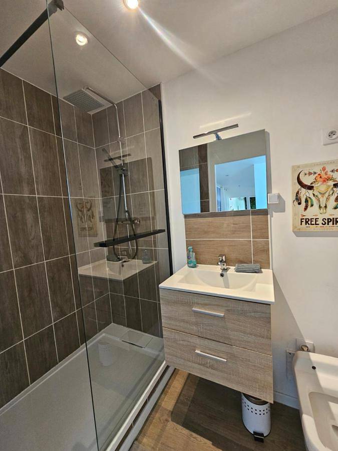 Gîte pour 2 personnes, avec jacuzzi et balcon à Seyssinet-Pariset - 3