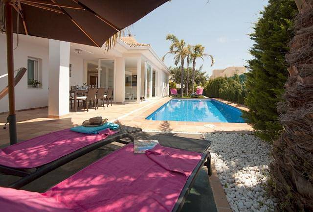 Villa für 8 Personen, mit Pool und Garten - 1