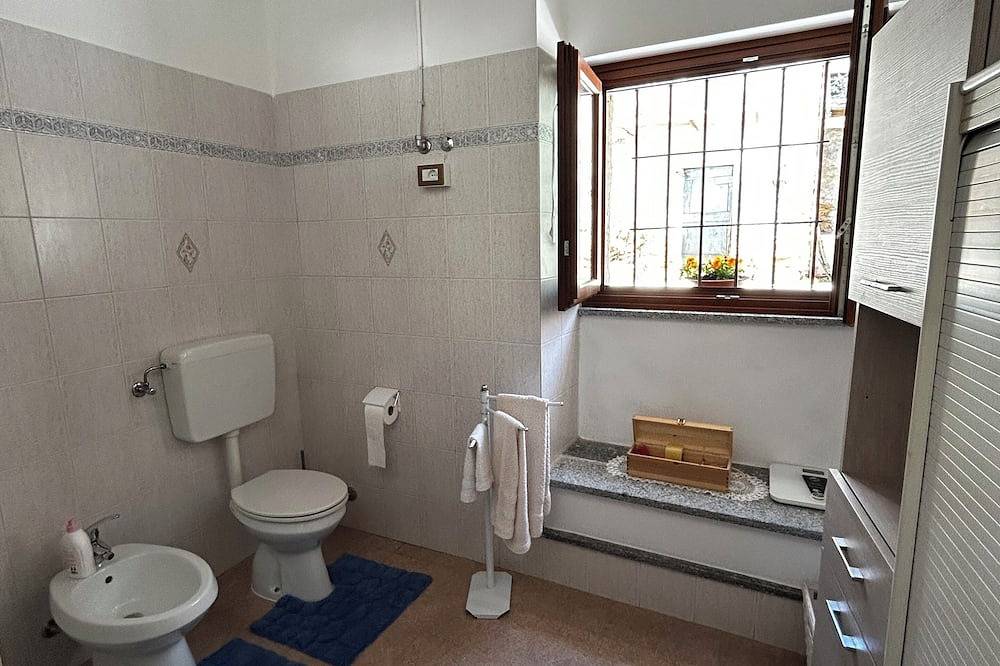 Ganze Wohnung, Cozy mountain house, surrounded by unspoiled nature in Frassinetto, Canavese