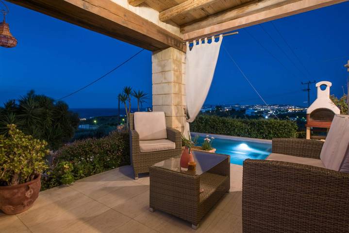 Location de vacances pour 4 personnes, avec jardin et piscine dans Stalos - 4