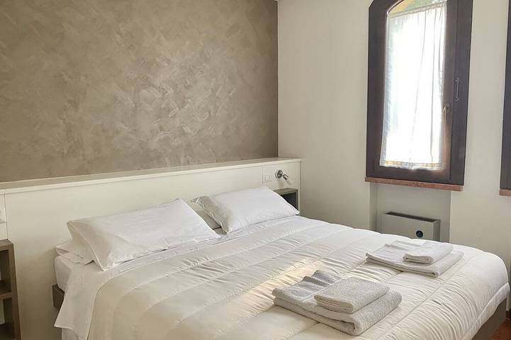 Appartamento intero, Accogliente appartamento bilocale Jolly situato a pochi passi dal lago. in Colombare, Sirmione