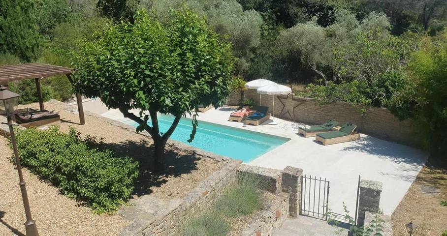 Maison d’hôte pour 2 personnes, avec jardin ainsi que jacuzzi et piscine à Le Beausset - 4