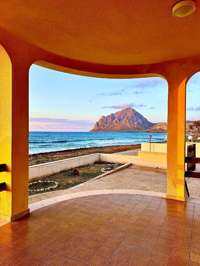 Appartamento intero, Two-Bedroom Apartment in Valderice, Provincia di Trapani