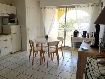 Gîte pour 4 personnes, avec terrasse dans Plage du Chay