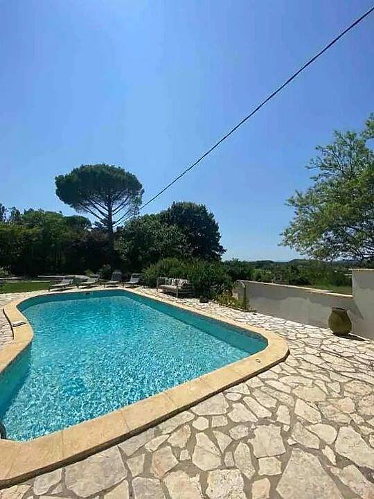 Villa pour 8 personnes, avec jardin ainsi que terrasse et piscine dans le Gard - 3