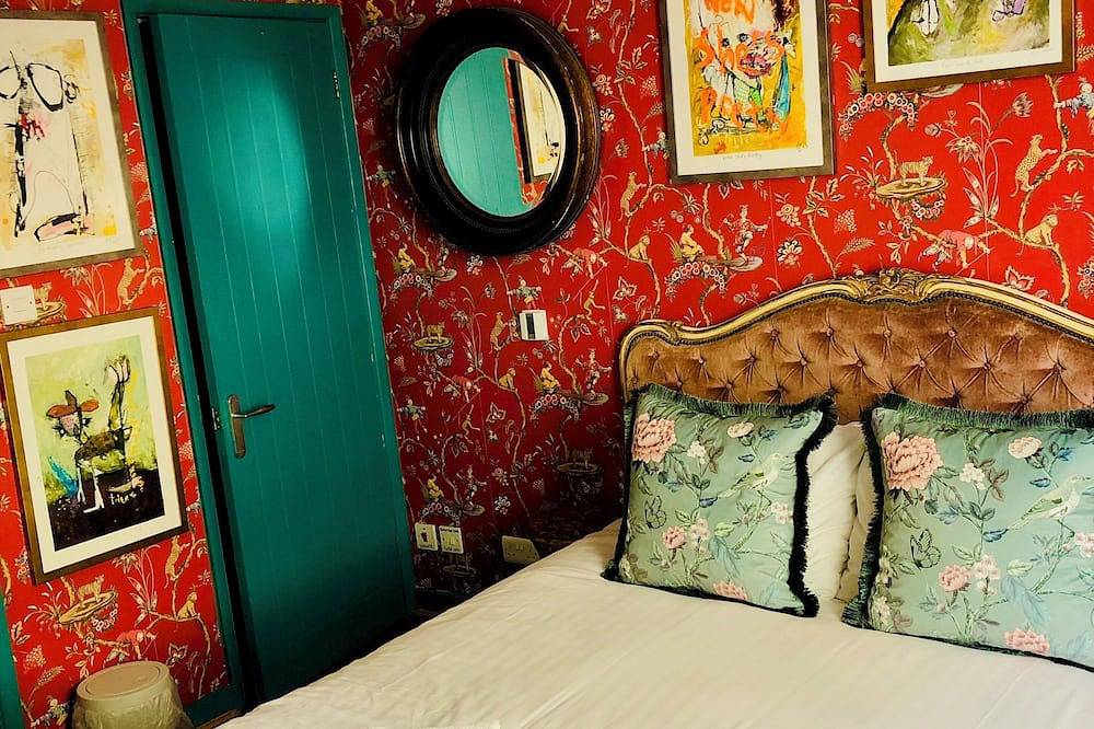 Appartamento intero, Opulent Scarlet Room at The Regency House (1min from sea front) in Brighton, Sussex