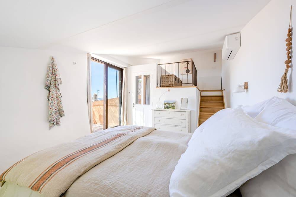 Chez Prunelle-Casa-Baño en la habitacion in Flassan, Parque natural regional del Mont Ventoux