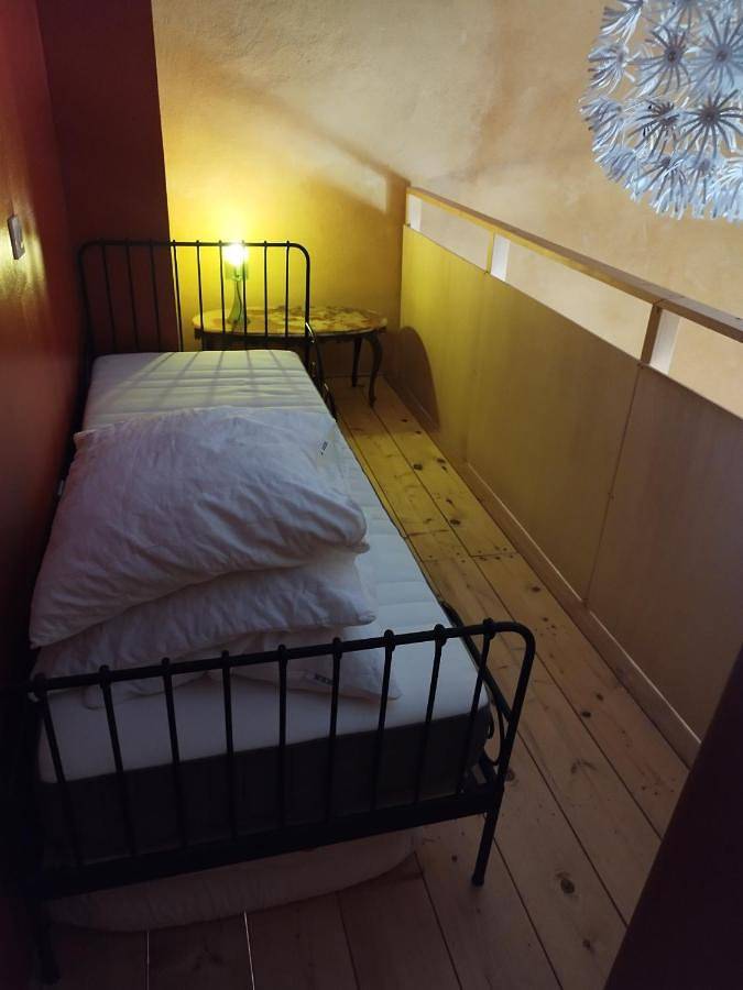 Location de vacances pour 6 personnes, avec jardin ainsi que vue et terrasse à Tournemire - 3