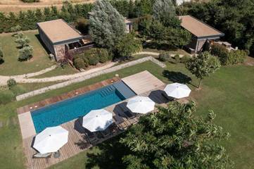 Lodge pour 2 personnes, avec piscine ainsi que jacuzzi et jardin dans les Bouches-du-Rhône
