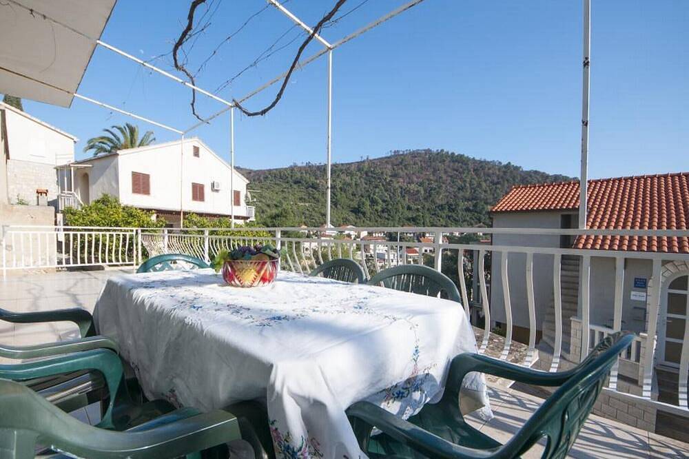 Ganze Wohnung, Bertie's Lodge - Four Bedroom Apartment in Blato, Korcula