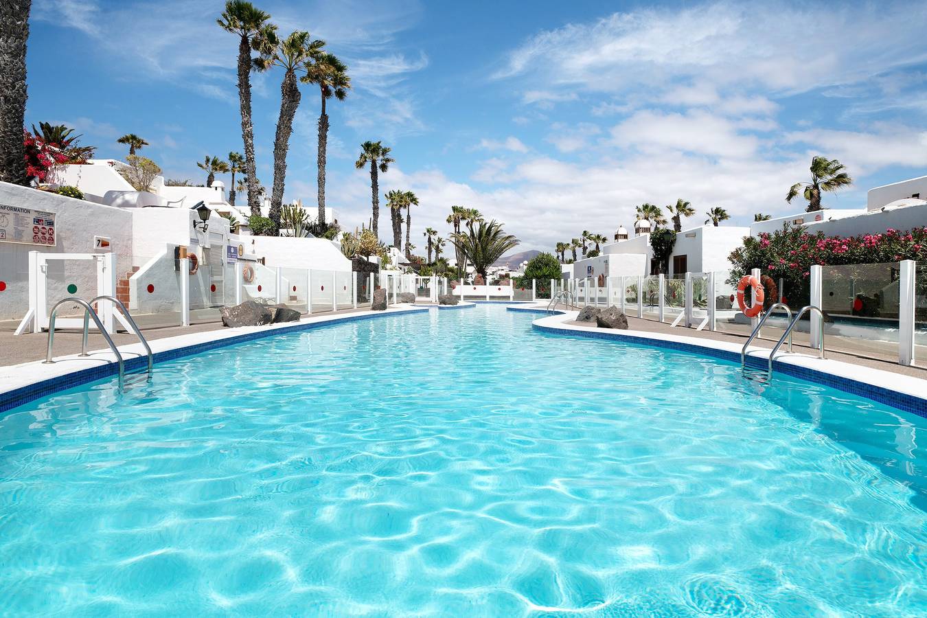 Ganze Wohnung, Ferienwohnung 'Puerto Chico H' mit Gemeinschaftspool, privater Terrasse und Wlan in Playa Blanca, Yaiza