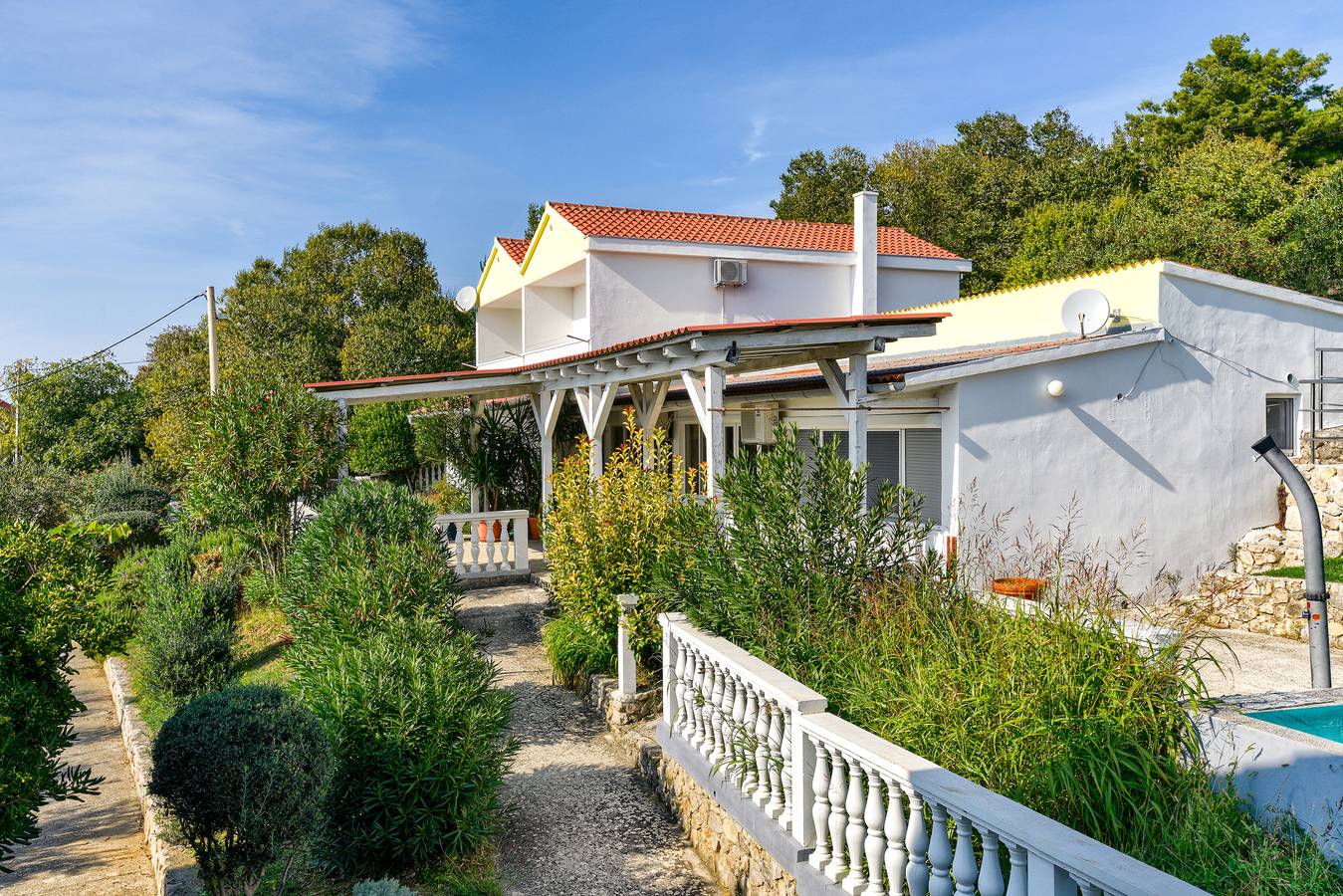 Ganze Ferienwohnung, Wohnung für 2+2 Personen in Ljubac, Zadar