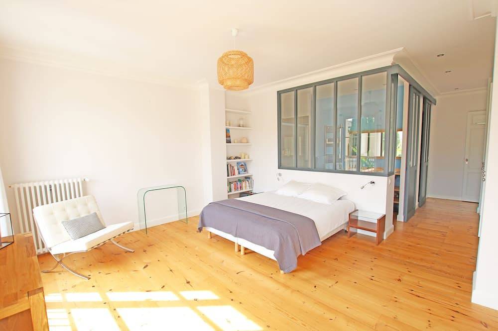 Superbe Maison en Pierre 4 Avec Jardin et Piscine à Bordeaux Centre Gambetta in Bordeaux, Région de Bordeaux