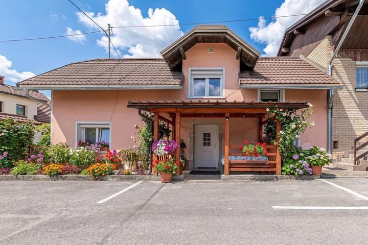 Ferienhaus für 7 Personen, mit Terrasse und Sauna, kinderfreundlich - 1