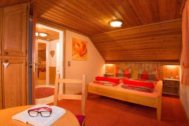 Ferienwohnung für 4 Personen, mit Balkon und Garten in Friedenweiler - 2