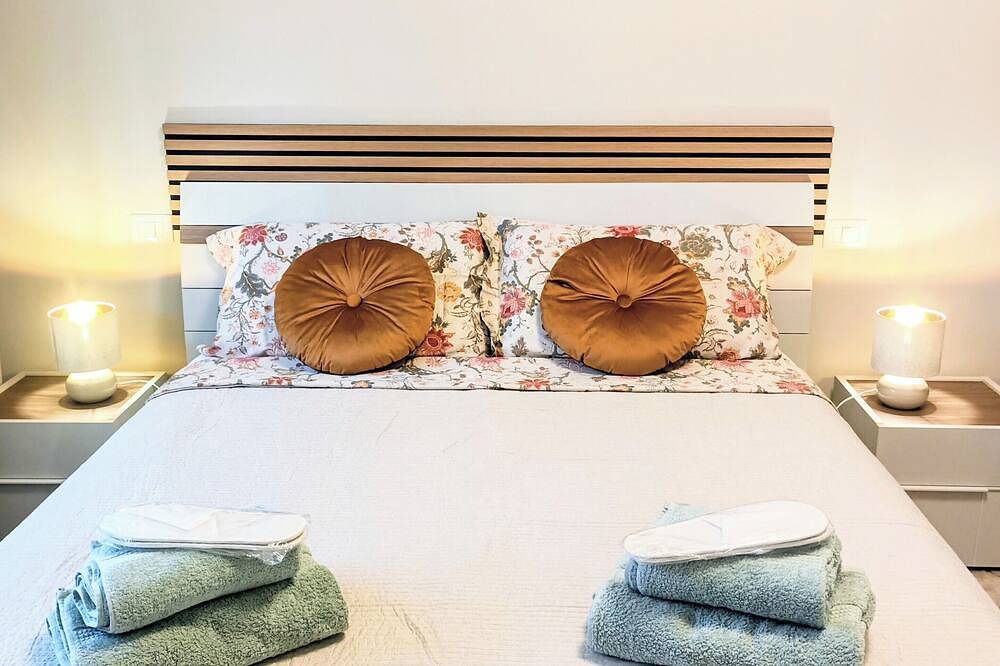 Entire apartment, Kristine's House - Elegant Holiday Home Between Rome and Castelli Romani in Marino, Parco Regionale dei Castelli Romani