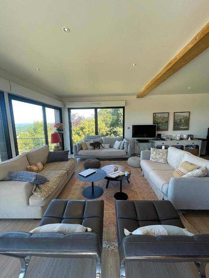 Gîte pour 6 personnes, avec vue et jardin dans Chalvignac