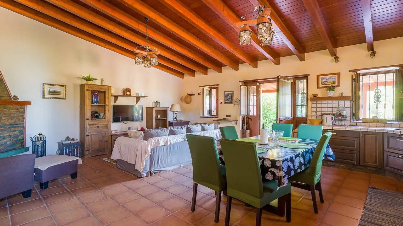 Holiday home for 7 people with garden in Zumacal, Valleseco