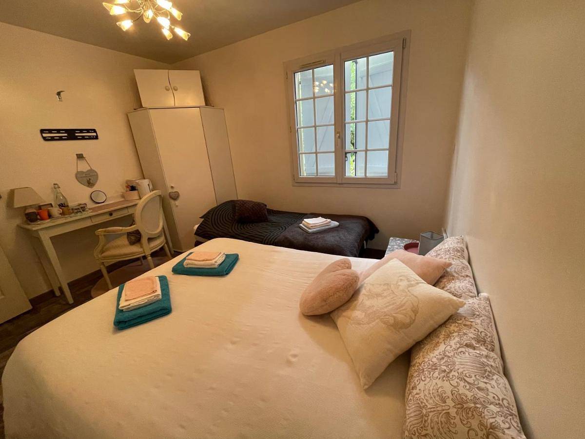 Chambres dans maison avec piscine in Saint-Mars-la-Brière, Sarthe