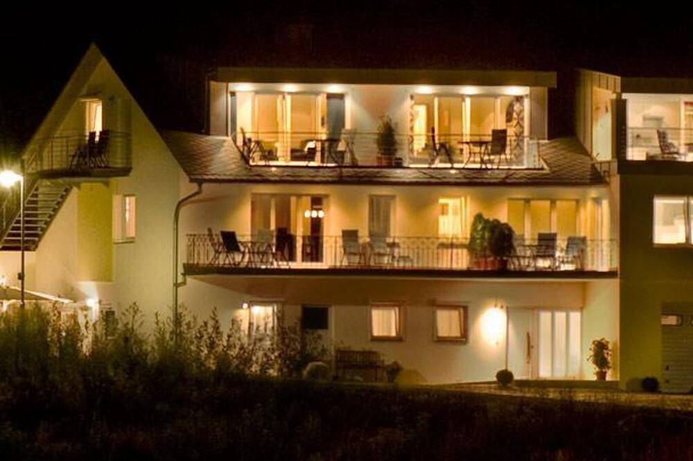 Ganze Wohnung, Burg Metternich - Ferienhaus Panorama Mosel in Reil, Bernkastel-Kues & Umgebung