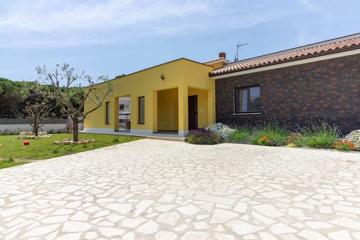 Villa für 6 Personen, mit Pool und Terrasse sowie Garten in Medulin - 2