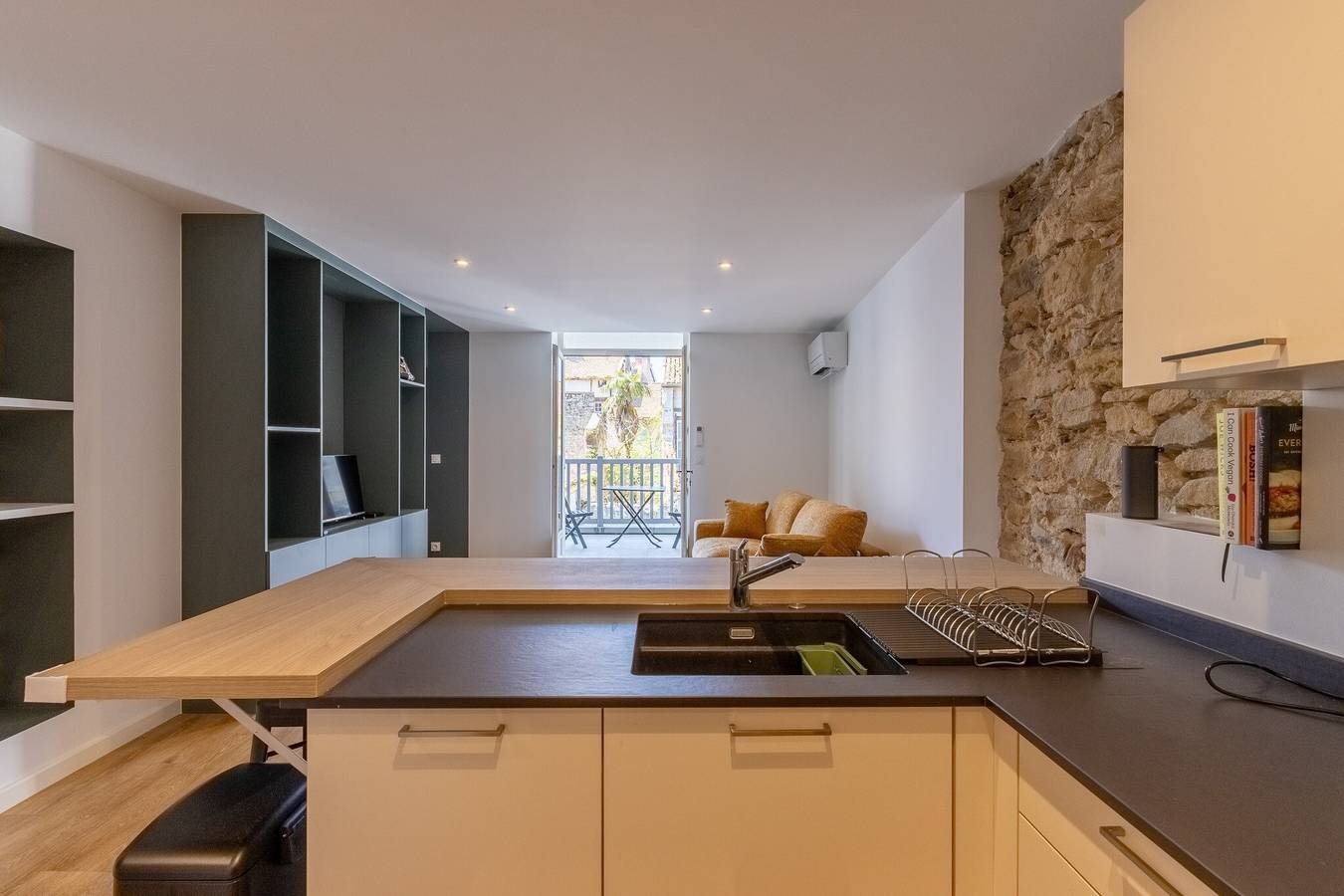 Appartement entier, Appartement 'Duplex Neuf Hyper Centre' - Idéal Curistes avec Balcon - Conciergerieland in Dax, Région de Dax