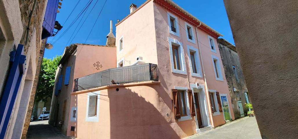 Location de vacances pour 7 personnes, avec terrasse et vue, animaux acceptés à Trausse