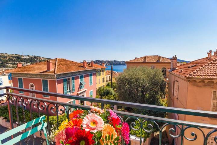 Gîte pour 2 personnes, avec terrasse et vue dans Office De Tourisme De Villefranche Sur Mer