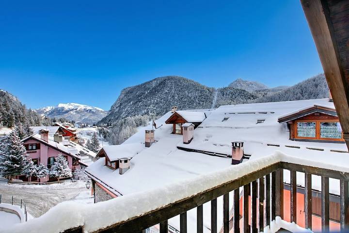 Ganze Wohnung, Appartamento La Fontaine Ski In Ski Out in Claviere, Via Lattea