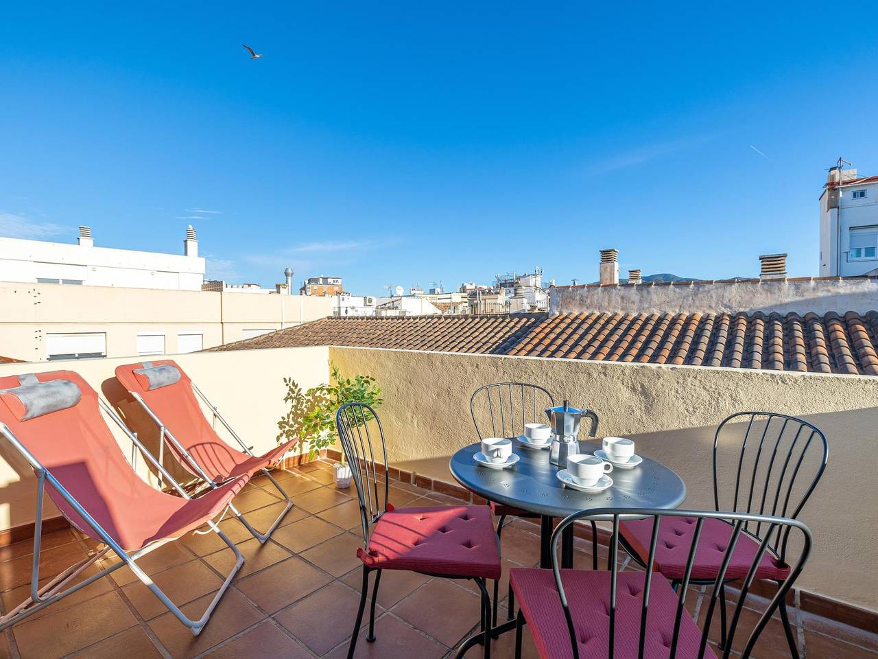 Apartamento vacacional entero, H2M Lazcano con terraza en casco histórico in Malaga Centro Historico, Málaga