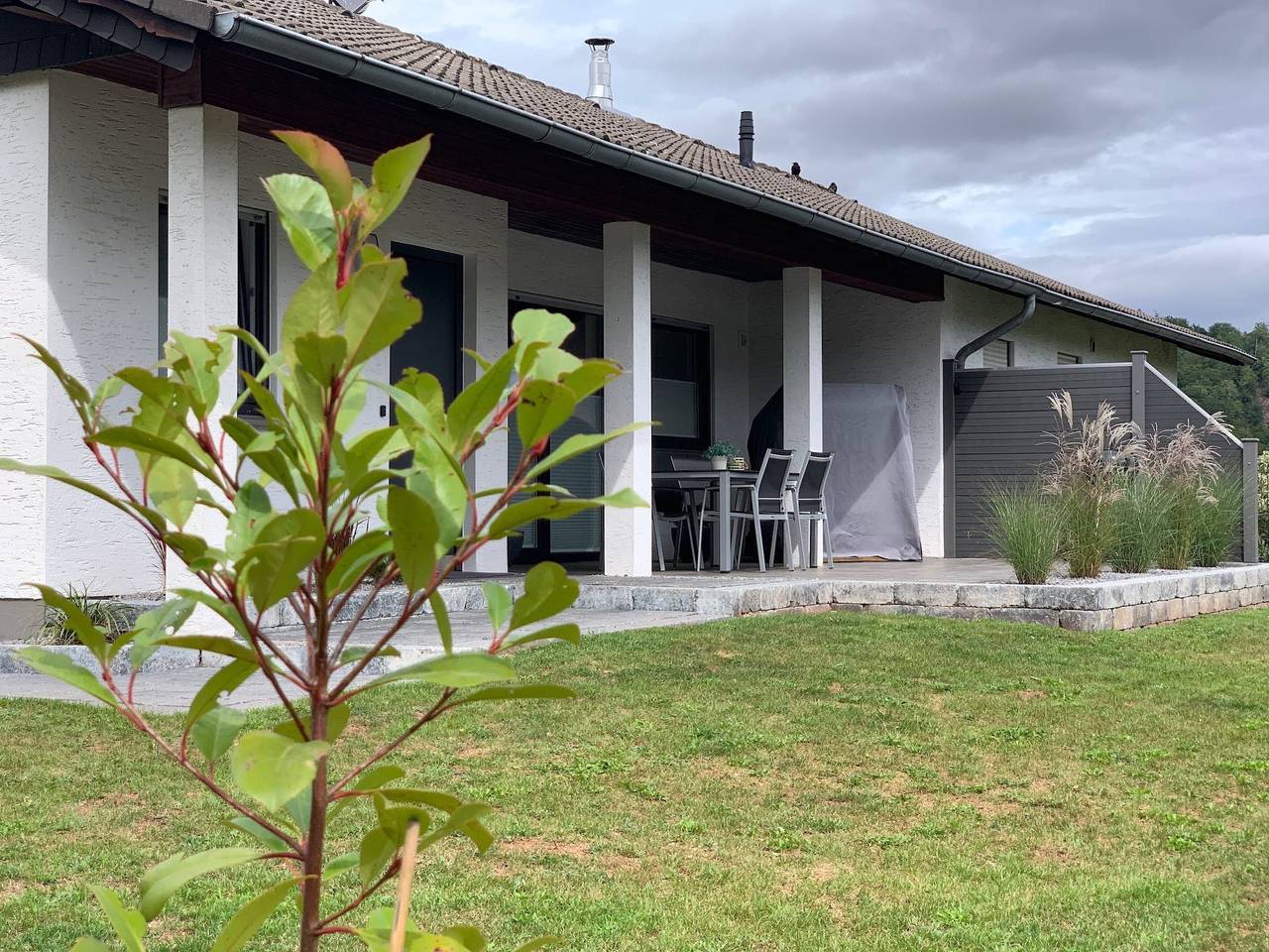 Mit Garten, Grill und Terrasse in Vöhl, Waldecker Land