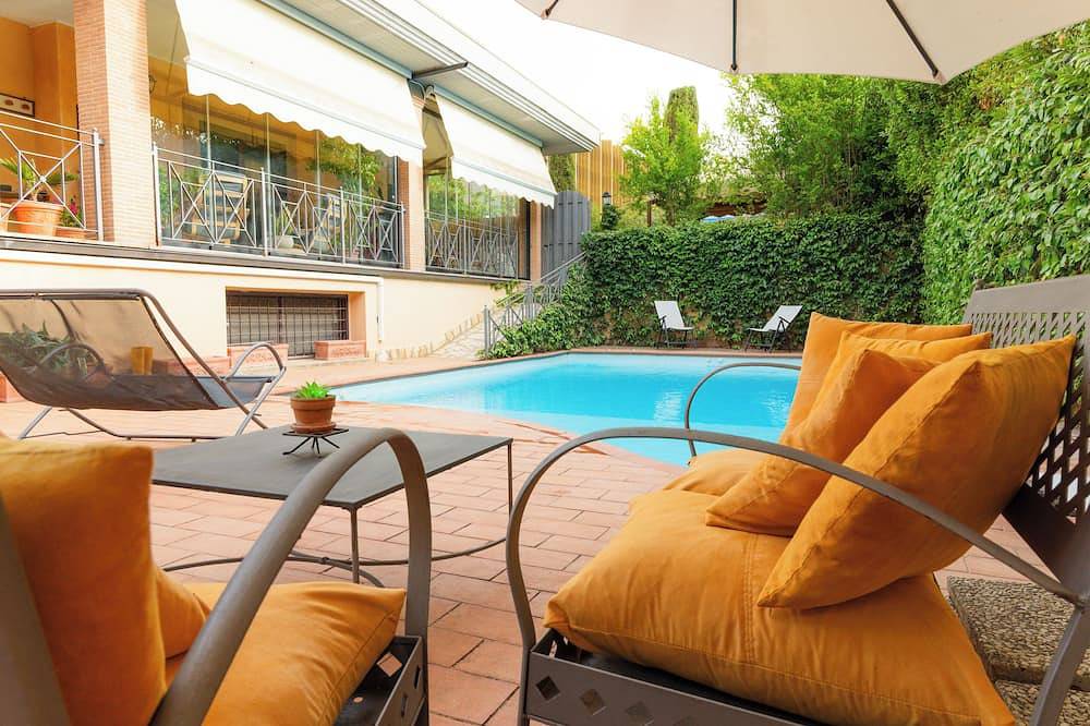 Lussuosa villa con piscina vicino San Pietro e Vaticano. Animali ammessi. in Roma, Provincia di Roma