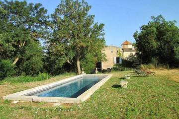 Location de vacances pour 12 personnes, avec jardin, animaux acceptés à Pieusse