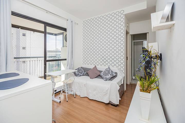 Vacation rental for 2 people, with balcony and pool in São Paulo