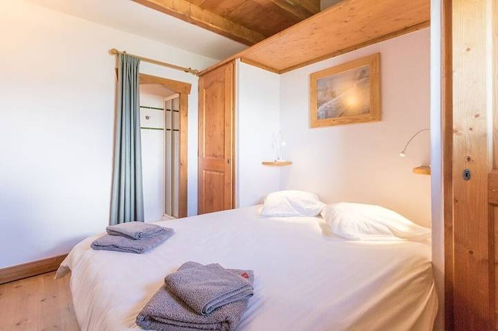 Ganze Wohnung, Superb Maisonette, freie Aussicht, in Residenz mit Pool, direkter Zugang zur Skipiste in Arc 1800, Bourg-Saint-Maurice