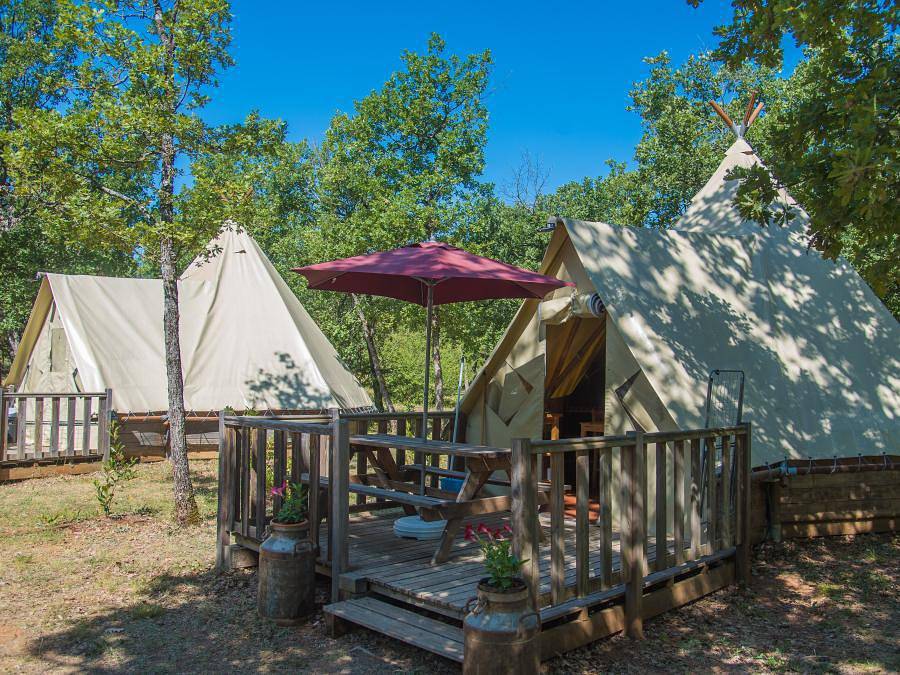 Flower Camping Jas du Moine - Zelt 4 personen - Tipi Standard 12m² - 2 Zimmer (ohne Sanitäranlagen) + Terrasse in Salignac, Forcalquier und Umgebung