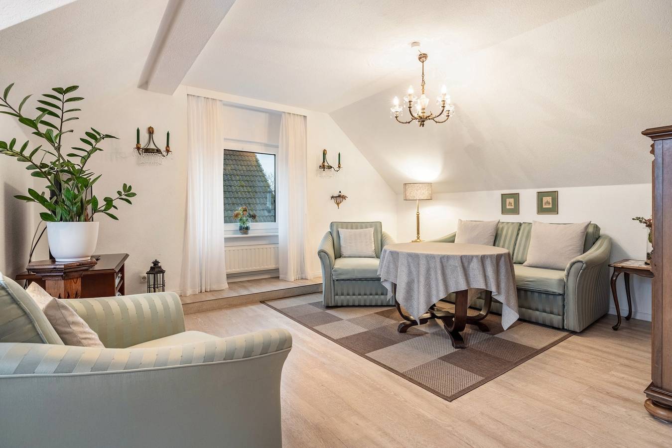 Ganze Wohnung, Ferienwohnung 'Haus Herzog' mit Gemeinschaftsgarten und Wi-Fi in Brunsbüttel, Nordseeküste