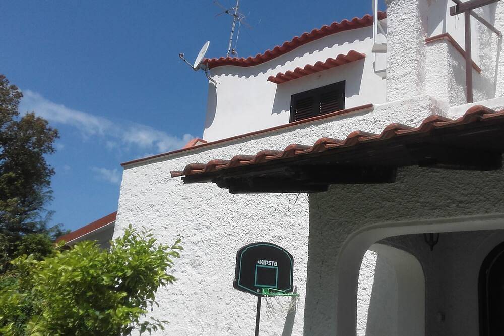Neues 2-stöckiges Einfamilienhaus in einer ruhigen Wohnanlage in San Felice Circeo, Pontinische Ebene