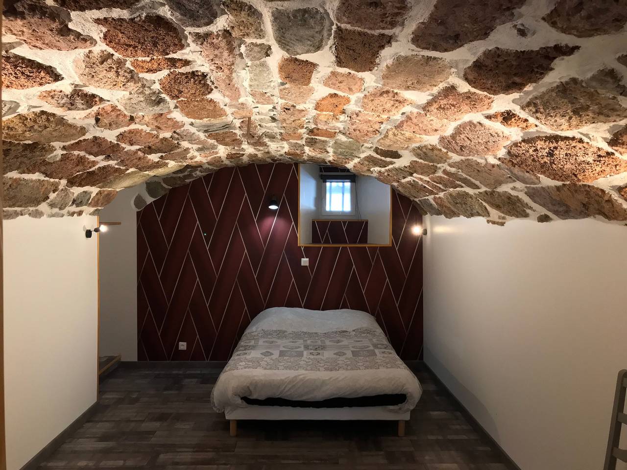 Apartamento entero, Gîte adaptado para Pmr, 4 personas, cerca del Gr70 y la Loire salvaje in Coubon, Alto Loira