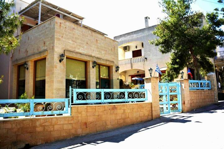 Maison d’hôte pour 2 personnes, avec Balcon et Terrasse ainsi que Jardin et Vue dans Égine
