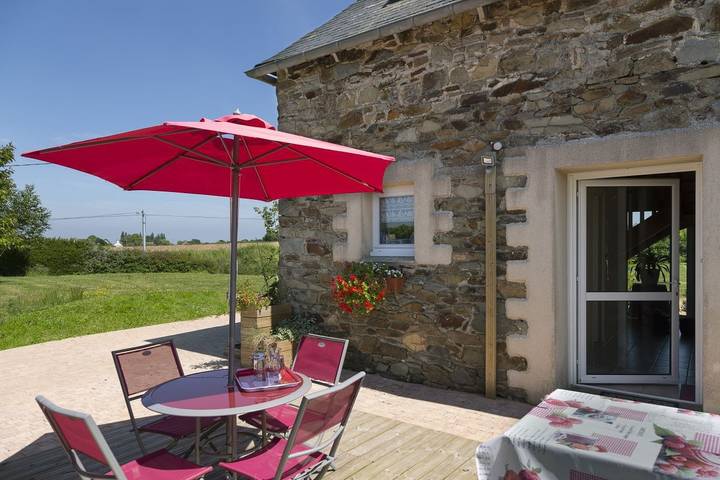 Gîte pour 4 personnes, avec jardin ainsi que piscine et terrasse en Cotes-d'Armor - 2