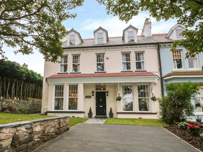 Location de vacances pour 12 personnes, avec jardin à Holyhead - 2
