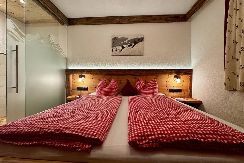 Ganze Wohnung, Apartment with Zillertal Arena View in Tuxer Alpen, Aschau im Zillertal