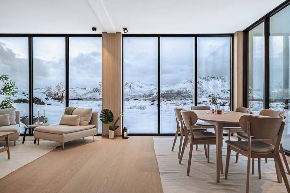 Stunning Lofoten Lodge with Views & Jacuzzi in Vågan