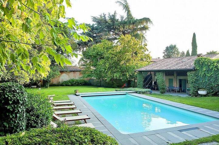 Ferienhaus für 23 Personen, mit Balkon und Garten